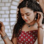 Mareena Michael Kurisingal Instagram - Happy onam🥰 Cliked by @lemon_pictures__ Chain nd ear ring @kaya_online_