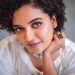 Mareena Michael Kurisingal Instagram - i've seen forever in brown eyes📷 @shaam_murali clicks❤️