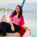 Maryam Zakaria Instagram - Beautiful Dal Lake 😍❤️ 📍Srinagar, Kashmir 🇮🇳 #kashmir #sringar #dallake #beautifuldestinations #traveldiaries #reelitfeelit #india Dal Lake, Srinagar, Jammu & Kashmir