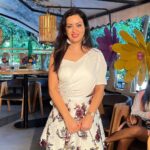Maryam Zakaria Instagram – OOTD Style 🤍🌸

#ootd #ootdstyle #outfitoftheday #inspo #whiteoutfit #reelitfeelit #fashion #womensfashion