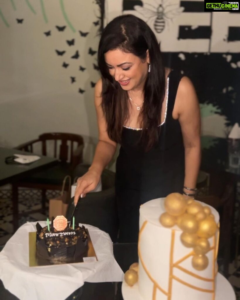 Maryam Zakaria Instagram - Thank you my dear friends for making my birthday unforgettable and thank you everyone for the birthday wishes. Lots of love ❤️ #aboutlastnight #birthdaycelebration