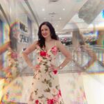Maryam Zakaria Instagram – This dress though 🌺

#inspo #ootd #dress #outfitinspiration #reelitfeelit