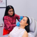 Maryam Zakaria Instagram - Lipolysis Fat Dissolving injection @clinicmetamorphosis After all the hard work of exercising and doing face yoga, I still couldn’t let the fat go away. Dr. Monica suggested me 3 sessions of a simple procedure called Lipolysis Fat Dissolving Injection to get rid of my double chin. The process was comfortable and quick. I really loved the hospitality and service and looking forward to my next session 😄 Book your appointment now @clinicmetamorphosis #collaboration #transformwithmetamorphosis #clinicmetamorphosis #lipolysisfat #LipolysisFatDissolvinginjection #clinic #fat