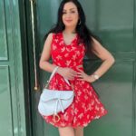 Maryam Zakaria Instagram - Monday outfit 🌺😊 #inspo #ootd #dress #ootdfashion #womenfashion