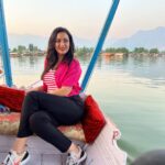 Maryam Zakaria Instagram – Hello from Kashmir it’s so beautiful here 😍 

📍Dal Lake, Srinagar – Kashmir

#kashmir #dallake #traveldiaries #travelphotography #beautifuldestinations Dal Lake, Srinagar, Jammu & Kashmir