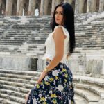 Maryam Zakaria Instagram – Chura Ke Dil Tera Chali mein Chali😍 I was just remembering this beautiful place Aspendos Ruins and Perge in Antalya Turkey. 

What a amazing experience it was. If you ever visit Antalya do visit this place you will love it 😊

#turkey #antalya #perge #aspendos #dancereels #churakedilmera #reelitfeelit #travelreels Aspendos Ruins, Antalya