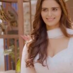 Meenakshi Dixit Instagram - Charkha ❤️🎶👌 #lakhwinderwadali #wadalibrothers #meenakshidixit #sunshine #reels #reelsinstagram #instagramreels #reelitfeelit #trendingreels #trendingsongs #folksongs #indianmusic #charkha #trending