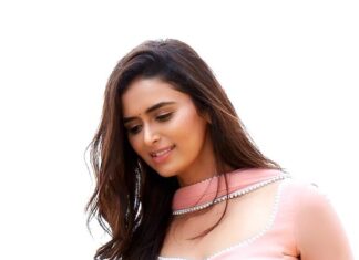 Meenakshi Dixit Instagram - Ethnic Indian outfits ❤️ make me feel so original and rooted. Love them 🥰❤️✨🫶 #meenakshidixit #indianoutfit #ethnicwear #love #reels #reelsinstagram #reelitfeelit #instagramreels #reelsvideo #trending #trendingsongs #trendingreels