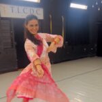Meenakshi Dixit Instagram - Riyaaz ✨😇 @rajendrachaturvedi @gopikrishnakathak #meenakshidixit #kathak #dance #indianclassicaldance #dancevideo #trendingreels #love #practice #reels #reelitfeelit #reelsinstagram #instagramreels #trendingreels