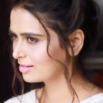 Meenakshi Dixit Instagram - For your eyes only 😉✨❤️ #meenakshidixit #instagood #reelitfeelit #reelsinstagram #reels #instagramreels #trendingsongs #trending #photoshoot #fun #love