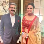 Meenakshi Dixit Instagram - To begin with! With the super host @beingawasthisumit #amarujala #amarujalaconclave #dehradun #meenakshidixit Dehra Dun, India