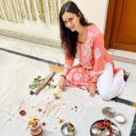 Meenakshi Dixit Instagram - Happy Bhaidooj ✨🤗 @abhishekdixit81 #meenakshidixit #bhaidooj #festivalvibes #love #brothersisterlove #instagood #home #raebareli Raebareli