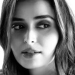 Meenakshi Dixit Instagram - Goodmorning ✨ #meenakshidixit #love #instagood #newday #trending #blackandwhite