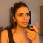 Meenakshi Dixit Instagram – Google knows everything 🤣😂
Couldn’t resist this one 🥳❤️
Btw @balanvidya rocked this one😂🤣😍

#meenakshidixit #instagood #trendingreels #reelsvideo #reelitfeelit