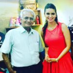 Meenakshi Dixit Instagram - Naman! 🙏 to all my Guru’s on this auspicious day 😇 Happy Gurupurnima 💐 @rajendrachaturvedi @mishrakalinath Legendary #sarojkhaan ji #kundanshah ji #happygurupurnima