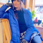 Meenakshi Dixit Instagram – OMG beyond words #leh #ladakh ❤️😍💕
Thanks to this shoot schedule 😇

#meenakshidixit #workmode #movie #reelitfeelit #filming Leh Ladakh India