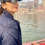 Meenakshi Dixit Instagram – Har Har Mahadev 🙌✨
Wish you all a very Happy New Year ❤️

#happynewyear #happynewyear2023 #divine #meenakshidixit #reelsindia #banaras #reelsinstagram #reelsvideo #reelitfeelit #reels #candid Kasi Viswanath Temple