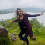 Meenakshi Dixit Instagram - Pagalate zone 😂 my favourite space 🤭🥳🤣 Happy Happy Children’s Day😉 #meenakshidixit #happychildrensday #reelsinstagram #reels #reelitfeelit #masti #fun #craziness #instagramreels #trendingreels #trending #pagalpanti