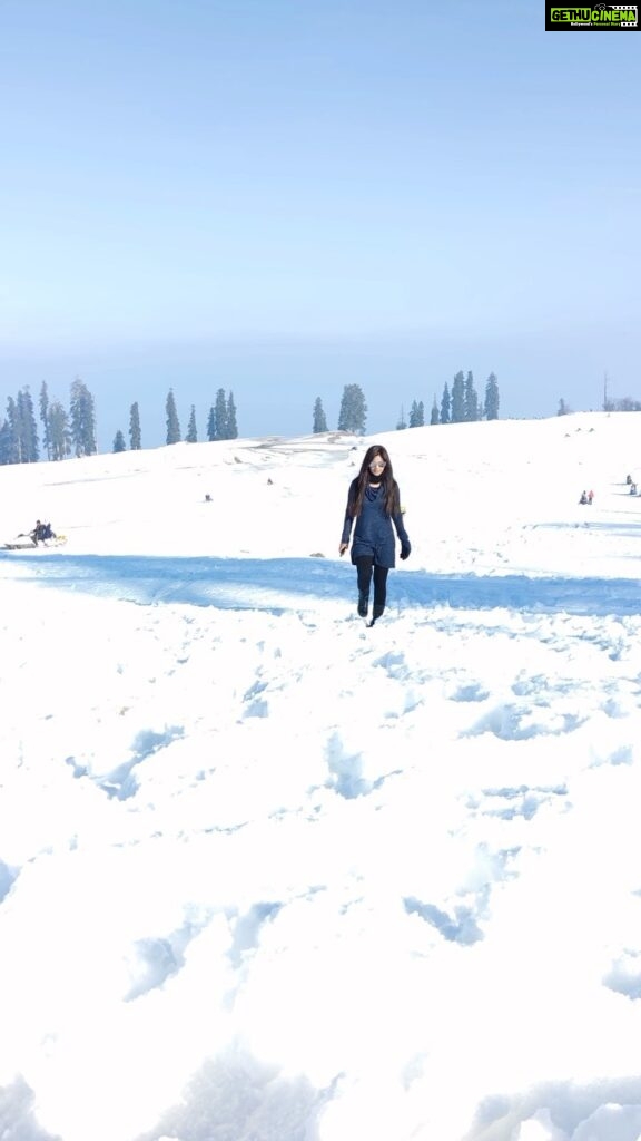 Meera Chopra Instagram - Gulmarg!! Heaven on earth. Just cant get enough of this paradise called #kashmir. #instareels #mountaingirl #paradise #cantgetenough #beautifulnature #trendingreels