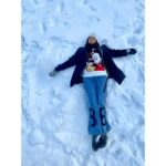 Meera Chopra Instagram – My happy moment!!
#snow #zenmode #kashmir #solotrip #holidays #life #travel #mountaingirls