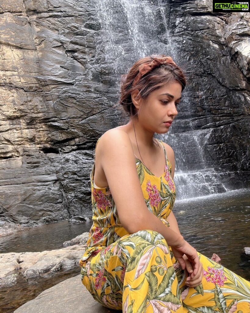 Meera Chopra Instagram - There is little success when there is littls laughter!! #laugh #laughter #happyvibe #happiness #mood #soulfood #vacations #holiday #naturegirl Ayatana Coorg