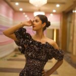Meera Chopra Instagram - The lights of showbiz!! #movies #bollywood #neonlights #lightscameraaction #littleblackdress #events #life #getiton
