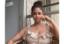 Meera Chopra Instagram - Ye mausam ka jaadu hai mitwa!!