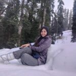 Meera Chopra Instagram - Snowy holiday!! #beautifulkashmir #gulmarg #snow #mountains #travelpics #holiday #solotraveller Gulmarg, Kashmir