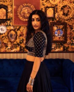 Meera Jasmine Instagram - The mystic hues of old world charm 🌗✨

Photography : @vaffara_

Stylist : @asaniya_nazrin

Makeup : @unnips

Outfit : @dhaga_ki_kahani

Accessories : @goodwillcollectionskerala

#BackToBlack #OnwardsAndUpwards #Being #MJ