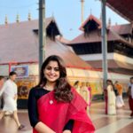 Meera Nandan Instagram - ഗുരുവായൂരമ്പല നടയിൽ ✨ #bliss #earlymorning #love #positivevibes #purebliss #guruvayoor #home #kerala #allheart Guruvayoor, India