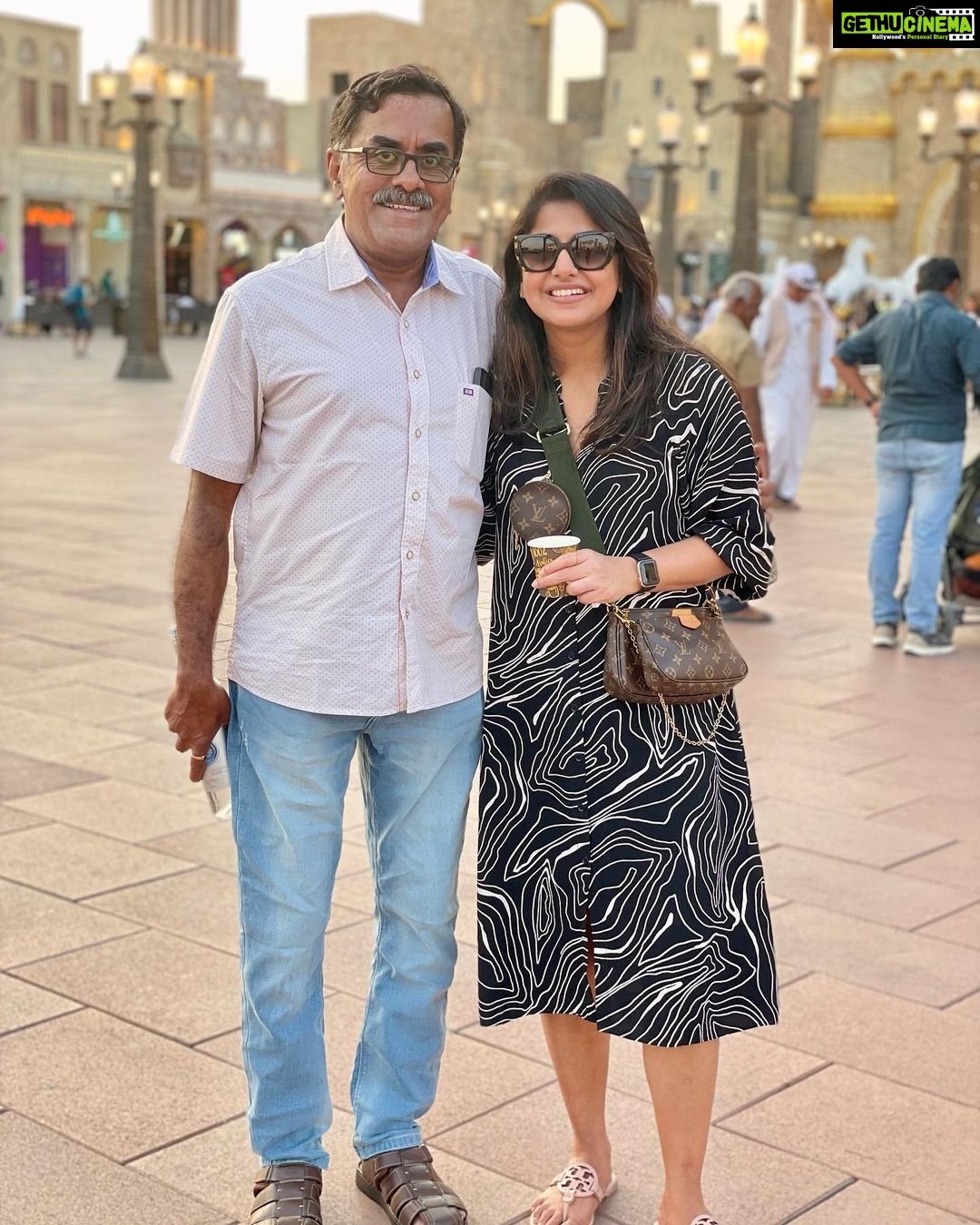 Meera Nandan Instagram - അച്ഛൻ ♥️ #strength #whendadvisited #globalvillage #mine #love #dubai #myworld #happyme #moments #instagood #picoftheday #positivevibes #sunday #throwback The Global Village, قلعه الميدان لليوله (Dubai)