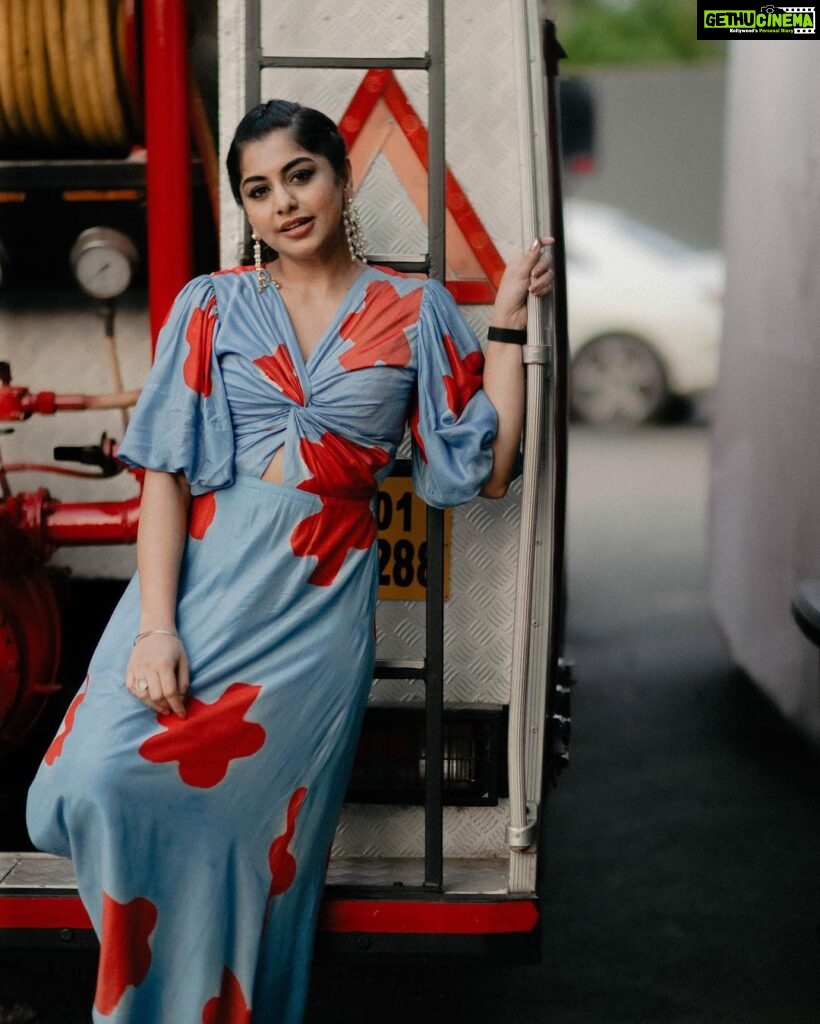 Meera Nandan Instagram - 🥀 PC @hazilmjalal MUH @unnips Costume @thejodilife #floral #jodilife #positivevibes #instagood #allsmiles #happiness #kochi #onlylove #shades #picoftheday #tuesday Dubai, United Arab Emirates