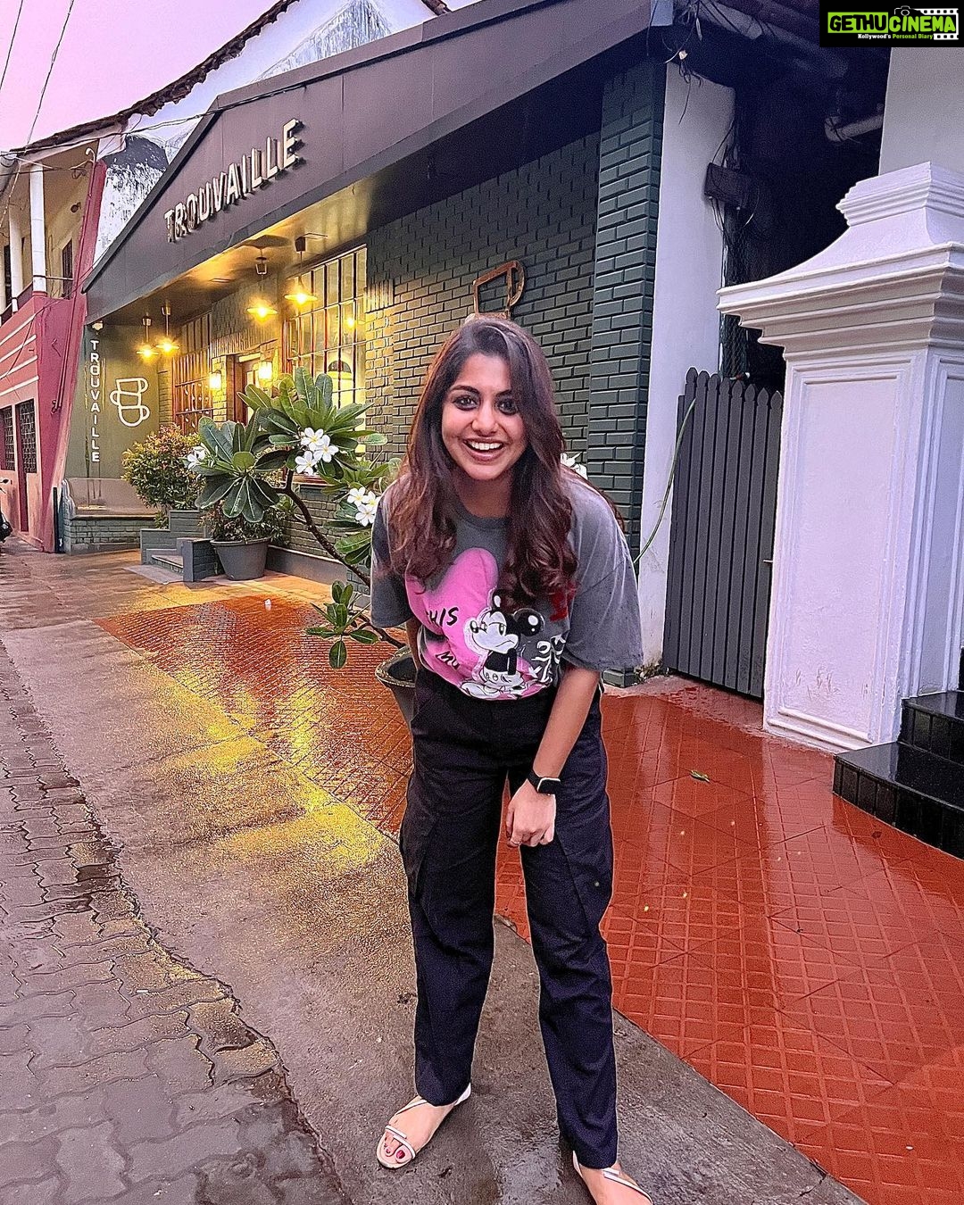 Meera Nandan Instagram - ഒരു മഴ പെയ്തതിന്റെ സന്തോഷം #endekochi #rainyday #fortkochi #allheart #kochiislove #home #positivevibes #instagood #kochi Fort Kochi