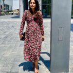 Meera Nandan Instagram - Playing with the sunlight 🌞 #wednesday #blah #love #sunlight #shadows #happy #allheart #floral #instagood #instalove #positivevibes Dubai, United Arab Emirates