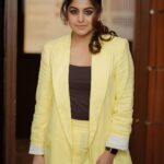Meera Nandan Instagram - 🌻 📸 @ullas_cinematographer #sunflower #instagood #wednesday #picoftheday #happy #happycolour #yellow #mellowyellow #positivevibes #instagram #work Dubai, United Arab Emirates