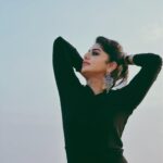 Meera Nandan Instagram - 🖤 . 📸 @iarjunphotography . #sunrise #sunrisephotography #iphonephotography #love #instagood #positive #happybirthday #positivevibes #dubai #mydubai #happyweekend Dubai, United Arab Emirates