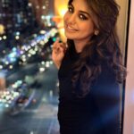 Meera Nandan Instagram - Smiling through all the odds 🖤 . #dubai #dubainights #weekend #tuesday #happy #love #positivevibes #instagood #dubaidowntown #mydubai Anantara Downtown Dubai Hotel