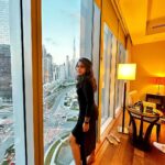 Meera Nandan Instagram - Some nights and this city 🖤 . #dubai #anantaradubai #mydubai #girlsnight #love #black #positivevibes #instagood Anantara Downtown Dubai Hotel