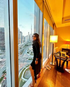 Meera Nandan Instagram - Some nights and this city 🖤 . #dubai #anantaradubai #mydubai #girlsnight #love #black #positivevibes #instagood Anantara Downtown Dubai Hotel
