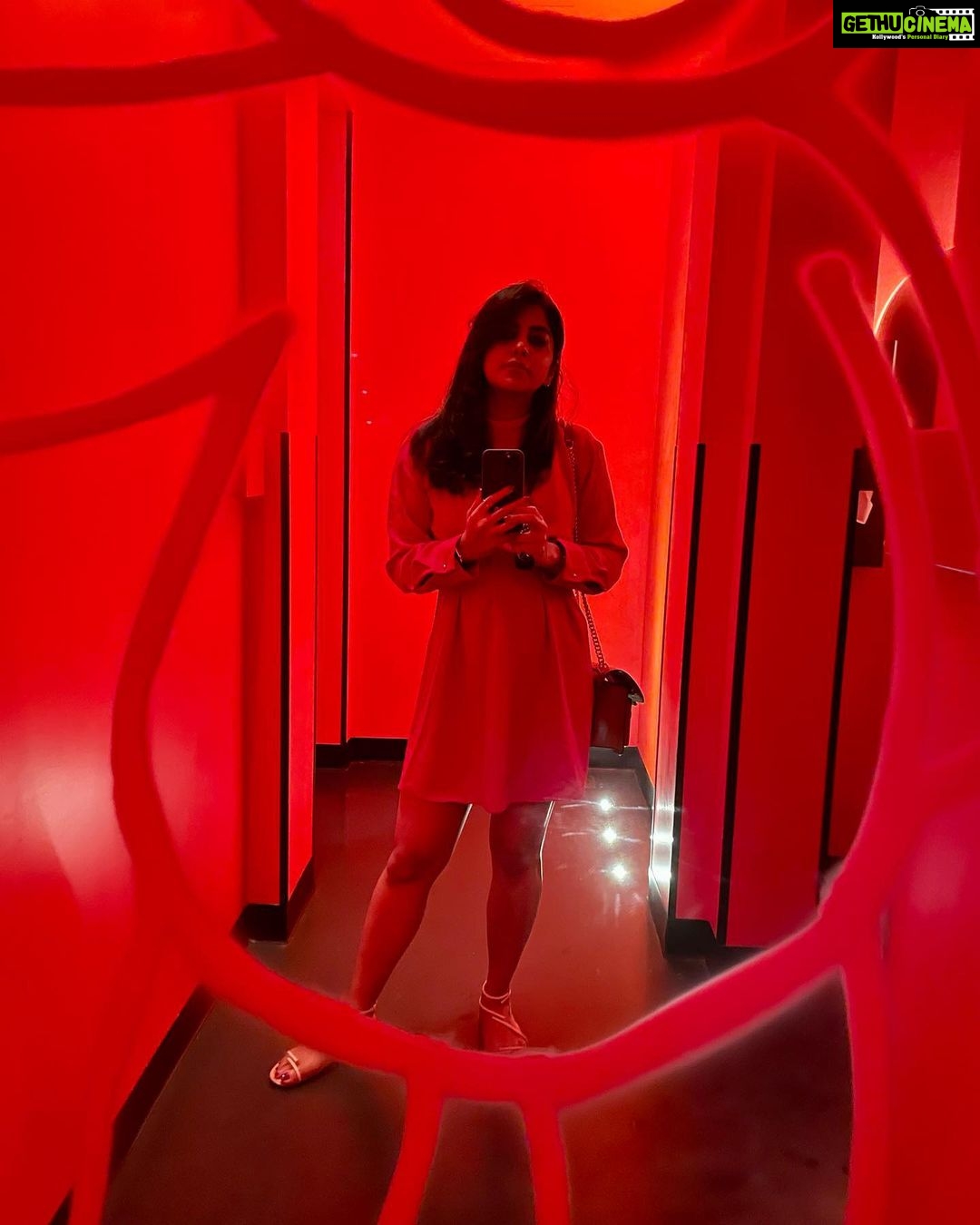 Meera Nandan Instagram - Who else like mirror selfies? 🙋🏻♀️