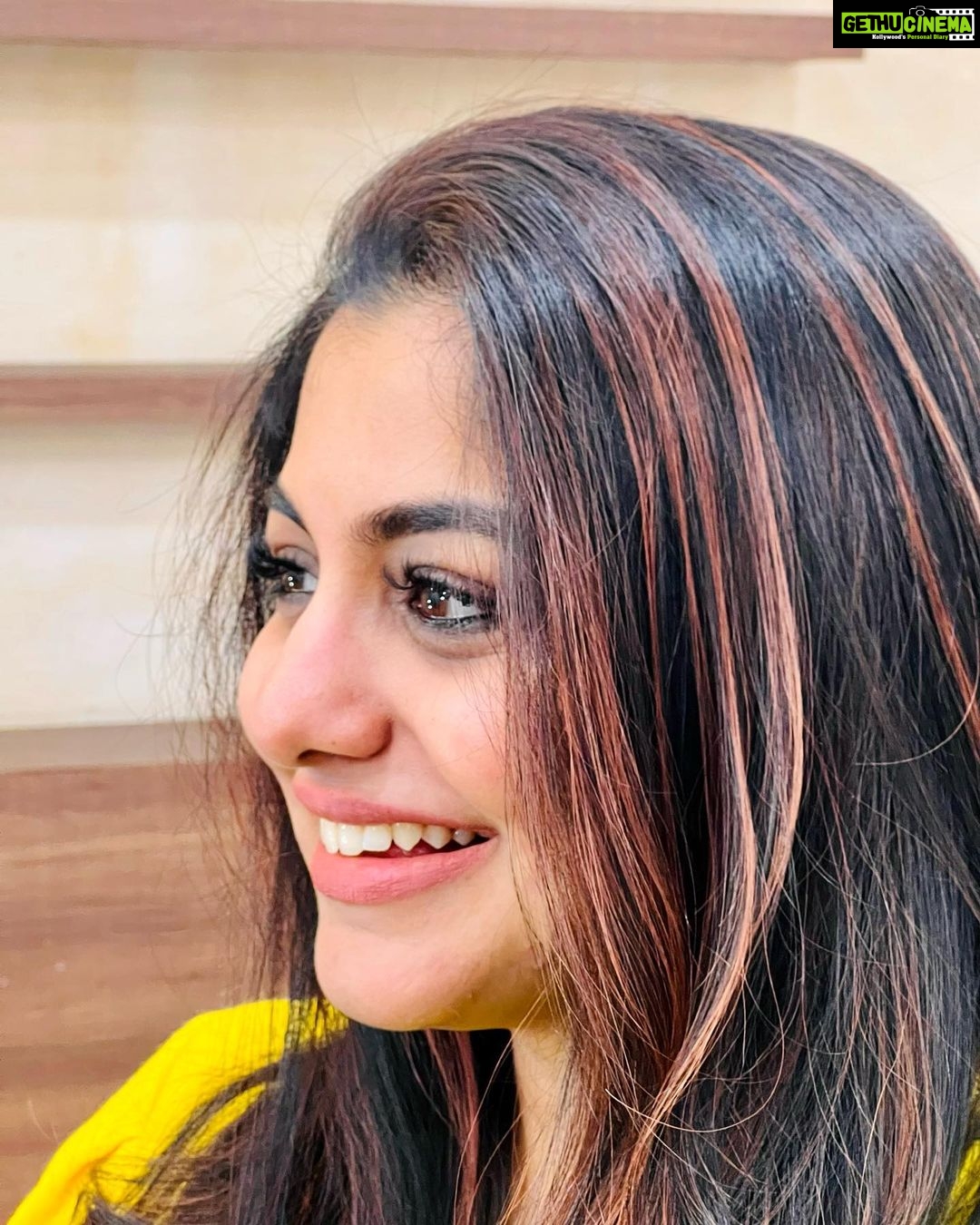 Meera Nandan Instagram - A bittersweet 2022 bids adieu All I’m wishing for is peace in 2023 (and a lesser double chin 🥴) Happy new year to you all ♥️ #happynewyear #2023 #love #speadlove #peace #dubainewyears #dubai Dubai, United Arab Emirates