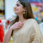 Meera Nandan Instagram – ☀️
📸 @aneeshmepate 

#onamishere #happy #kerala #sareelove #allheart #instagood #malayali #malayalimanka #positivevibes #onakodi Dubai, United Arab Emirates