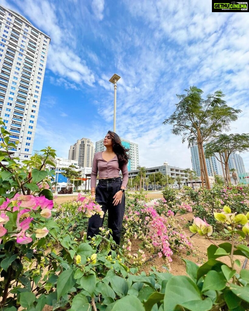 Meera Nandan Instagram - Finally when the sun chose to show up.. The dark clouds chose to move on.. And the flowers chose to bloom… Loving the weather right now! Yes now is all that matters.. #gloomydays #clouds #spreadlove #positivevibes #flowers #rainindubai #allheart Dubai, United Arab Emirates