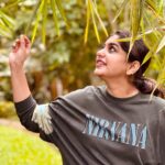 Meera Nandan Instagram - Finding the bright spot on a gloomy day.. 🌧️ 📸 @ajn.nef . #rainydays #thisweather #love #happy #gloomyday #friday #positivevibes #instagood #raindrops