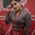Meera Nandan Instagram - While everyone is busy on #threads , posting this here to know who’s still active here.. #testing #testinginstagram #instareels #happyplace #love #positivevibes #threadsorinstagram #instagood #reelsinstagram #reels #indianwear @sajithandsujith @klumbyprajinajaanaki @hazilmjalal