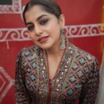 Meera Nandan Instagram - Channeling my inner Bollywood fantasy 💃🏻 @hazilmjalal @sajithandsujith @klumbyprajinajaanaki @aiqah_thestore #bollywood #lehenga #happy #allsmiles #onlysmiles #instagood #happyness #bolechudiyan #positivevibes #indianwear #allheart #kochi