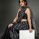 Meera Nandan Instagram - 🖤 @jiksonphotography @unnips @roukabysreejithjeevan @srindaa #blacksaree #love #only #friends #sareelove #instagood #positivevibes #just #kochi #saturday #happyweekend #saturdays #saree #indian Dubai, United Arab Emirates