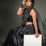 Meera Nandan Instagram - Sanskari with black saree 🖤 📸 @jiksonphotography 💄 @unnips 🥻 @roukabysreejithjeevan Styling @srindaa #blacksaree #love #only #friends #sareelove #instagood #positivevibes #just #kochi #throwbackthursday #thursday #saree #indian #nari Dubai, United Arab Emirates