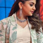 Meera Nandan Instagram - One-Day trips to Kochi #hustle #hustlers #kochitrip #onlysmiles #blessing #work #happy #instareels #bts #cwc #asianet #instagood
