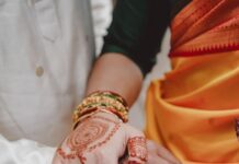 Meera Nandan Instagram - ♾️ For life ♥️ Photographer : @lightsoncreations Makeup : @unnips Styled by : @styledbysmiji Jewellery : @amaera_jewels #engaged #love #finally Kochi, India
